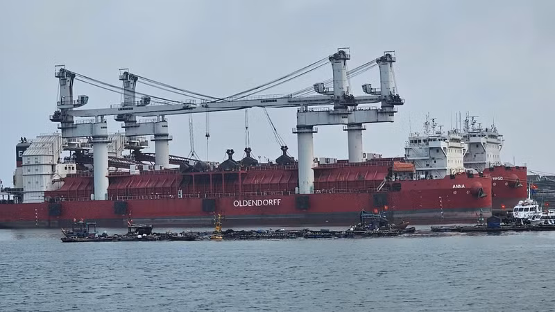 Large-capacity vessels dock, load and unload goods at Nghi Son deep-water port in Thanh Hoa Province.