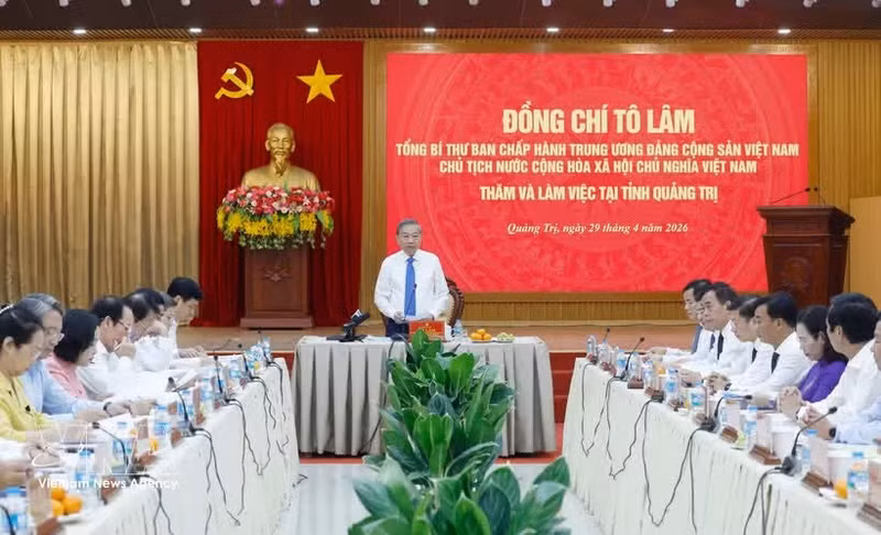 Party General Secretary and State President To Lam speaks at the meeting. (Photo: VNA)