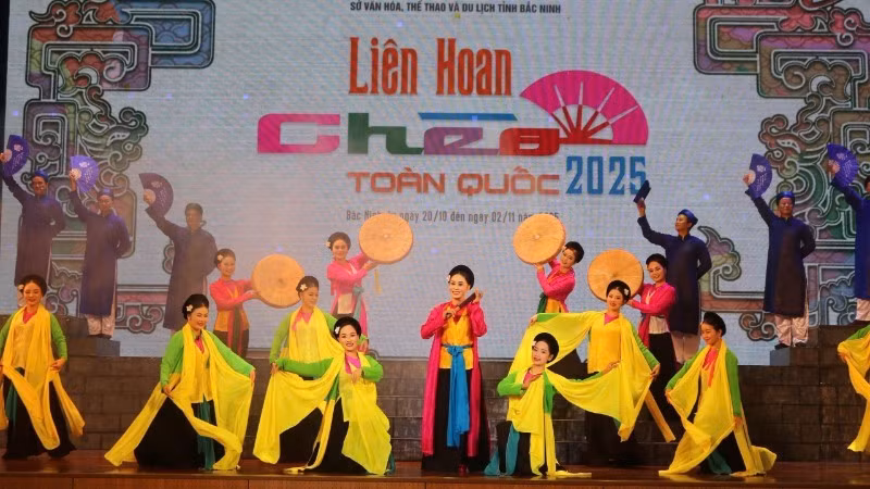 An art performance to welcome the 2025 National Cheo Festival.