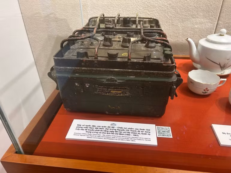 The radio transmitter captured by General Nguyen Chi Thanh during a southern campaign