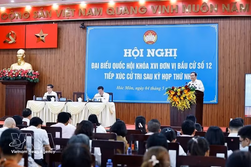 National Assembly Chairman Tran Thanh Man speaks at the meeting with voters in Ho Chi Minh City’s Hoc Mon commune on May 4. (Photo: VNA)