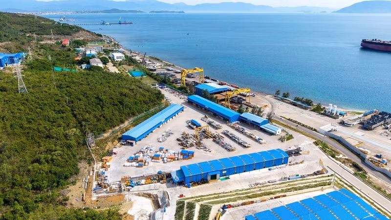 Nam Van Phong International Port Joint Stock Company in Van Phong Economic Zone is awaiting planning decisions to expand its storage facilities and increase the port’s capacity to accommodate vessels of up to 70,000 DWT.