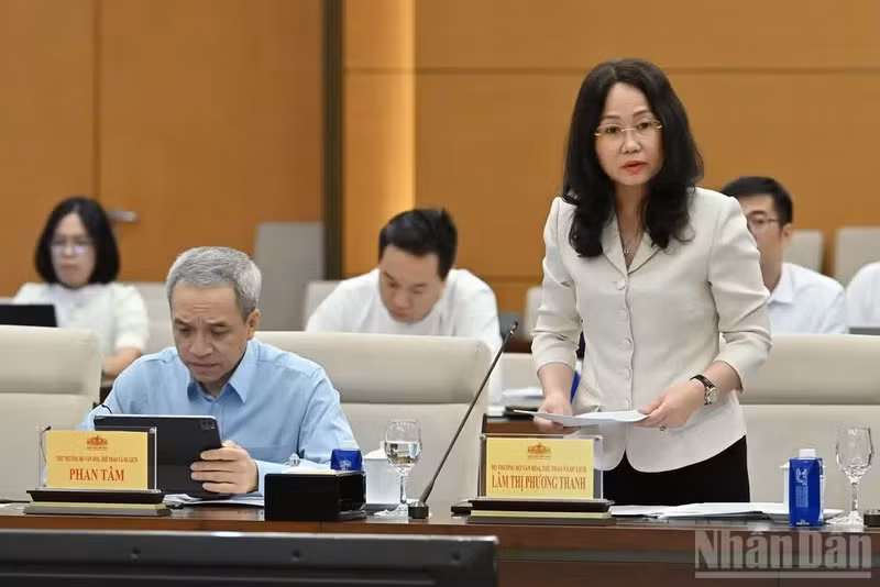 Minister of Culture, Sports and Tourism Lam Thi Phuong Thanh speaks at the session. (Photo: NDO)