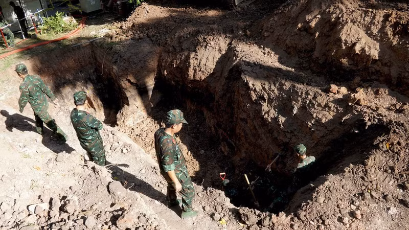 Search and recovery operations at the second burial site