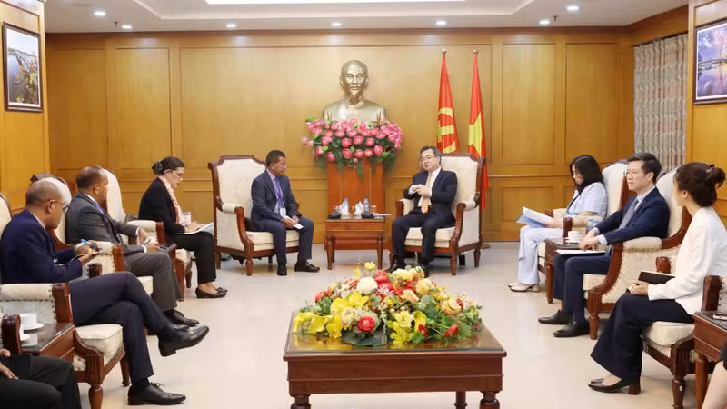 At the meeting (Photo: VNA)