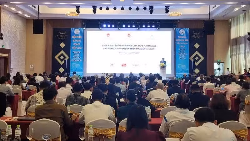 Overview of the Viet Nam Halal Tourism Conference 2026, held under the theme “Viet Nam – A New Destination of Halal Tourism”, in Khanh Hoa Province.