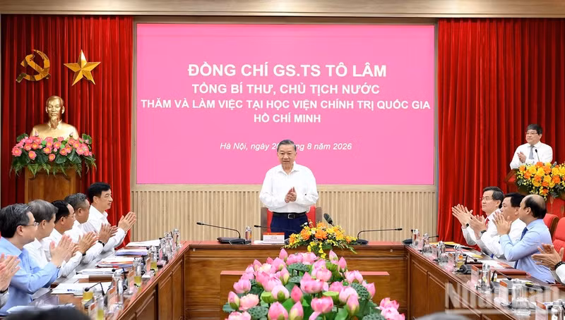 General Secretary of the Communist Party of Viet Nam Central Committee and President To Lam speaks at the working session with the Ho Chi Minh National Academy of Politics' key leaders on August 20. (Photo: NDO)