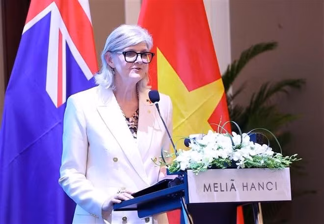 Governor-General of Australia Sam Mostyn addresses the forum (Photo: VNA)