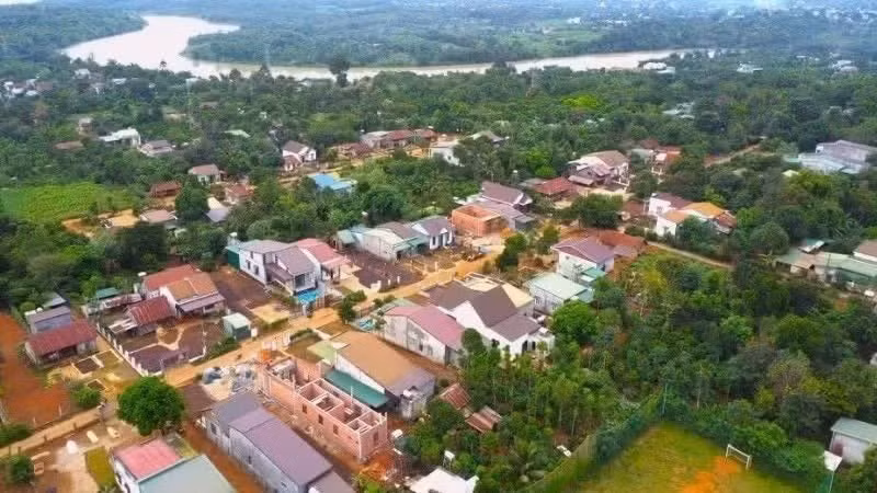 Thanks to support and investment from the Party and the State through various projects, many ethnic minority areas in Lam Dong have taken on a new appearance and witnessed strong development.
