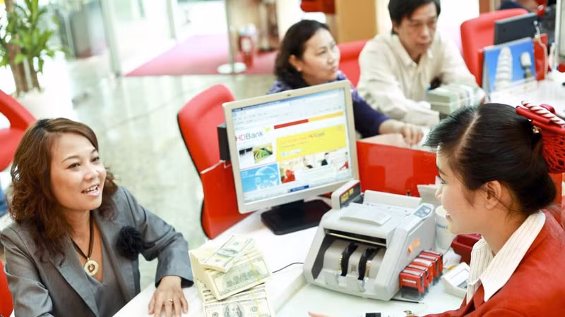 Total remittances to Ho Chi Minh City reach 6.87 billion USD in the first nine months of 2026. (Photo: THE ANH)