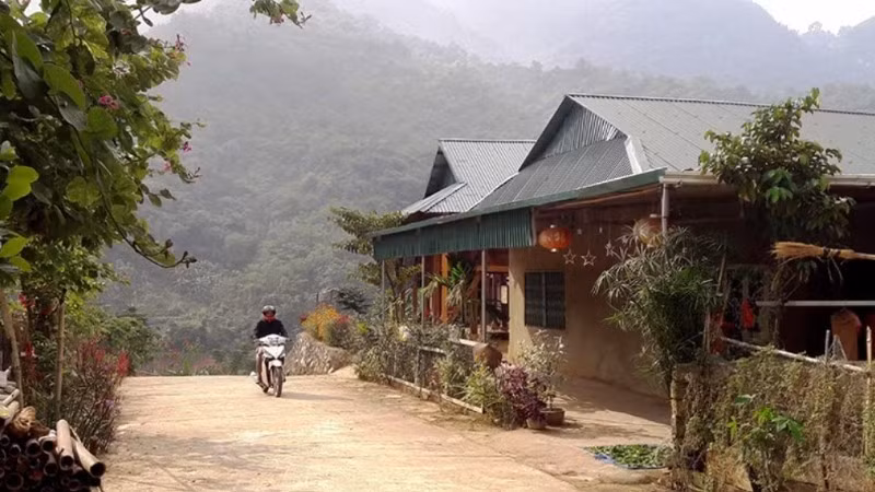 A corner of the resettlement area in Poong Hamlet, Tam Chung Commune, Muong Lat District (former), Thanh Hoa Province. (Photo: NDO)