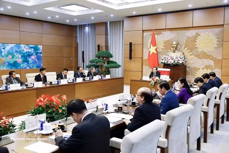 National Assembly Chairman Tran Thanh Man speaks at the meeting with a delegation of leaders from ASEAN cities on June 9. (Photo: VNA)