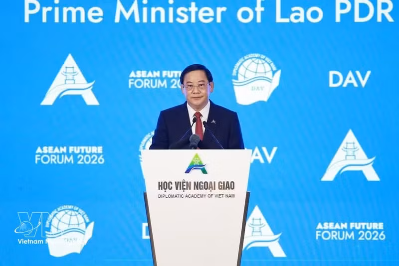 Lao Prime Minister Sonexay Siphandone delivers remarks at the opening session of the third ASEAN Future Forum. (Photo: VNA)