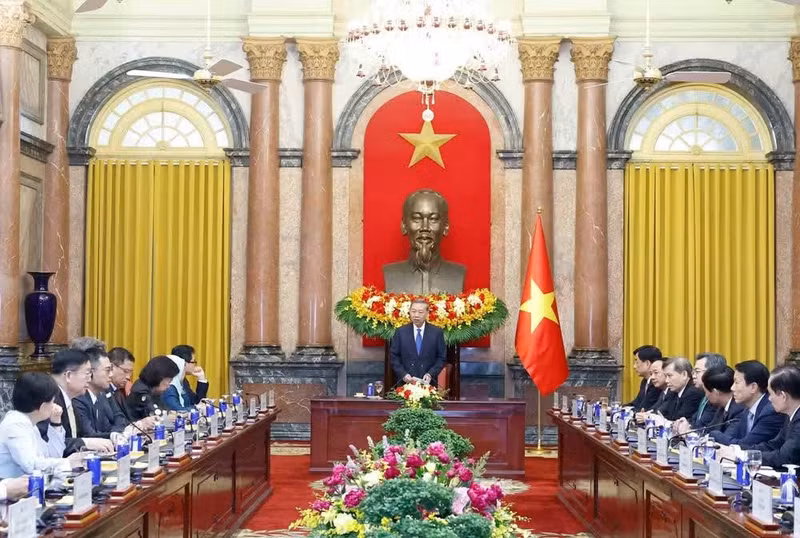 Party General Secretary and State President To Lam speaks at the meeting with heads of delegations, international experts, scholars and representatives of international organisations attending the ASEAN Future Forum 2026 on June 9. (Photo: VNA)