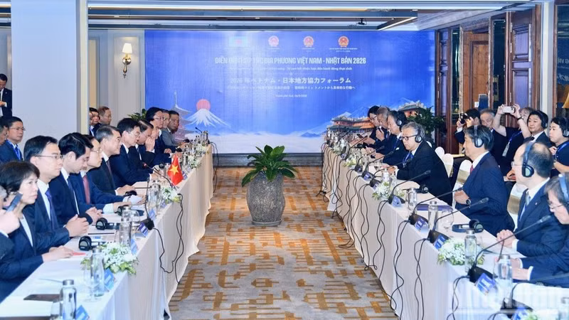 An overview of the meeting between Prime Minister Le Minh Hung and a delegation of Japanese localities in Hue on September 6. (Photo: NDO)