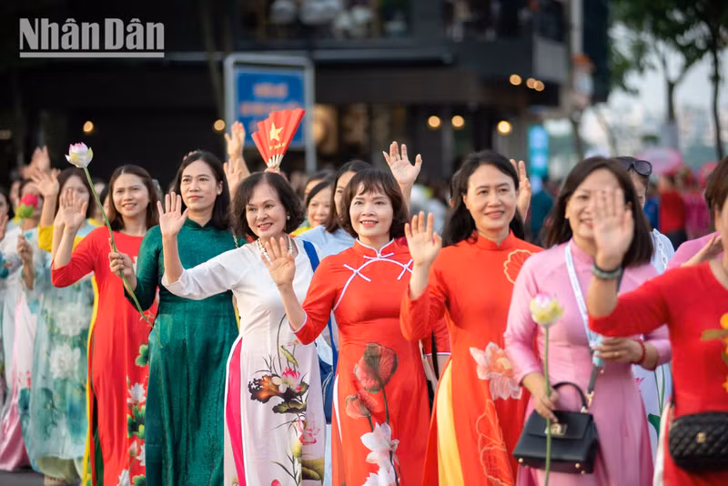 The records are established to honour the ao dai and the lotus—two enduring symbols of Vietnamese identity and culture in the modern era. Organisers hope the achievement will strengthen community ties, reaffirm the vitality of the nation's cultural heritage and spread messages of peace and sustainable development.