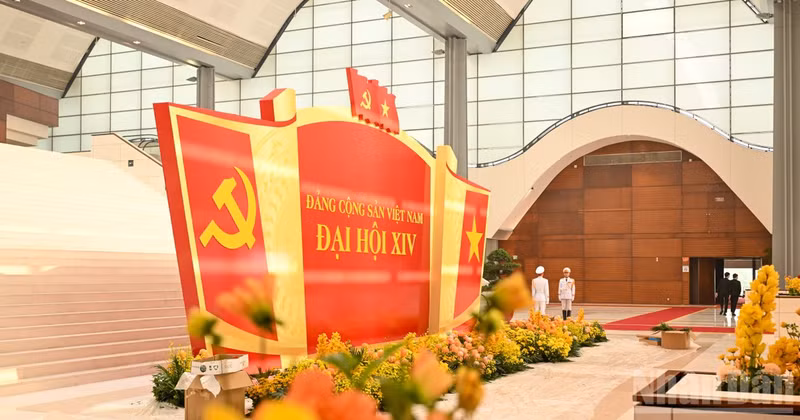 At the National Convention Centre, where the 14th Party Congress is scheduled to take place from January 19 to 25, decoration and ceremonial arrangements are completed.