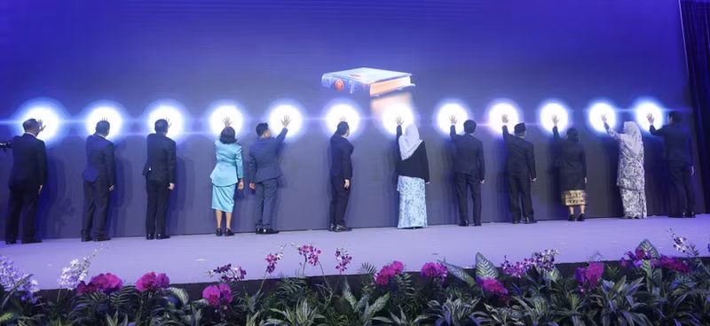Leaders of ASEAN member states' education ministries launch the ASEAN Education Work Plan 2026–2030. (Photo: VNA)
