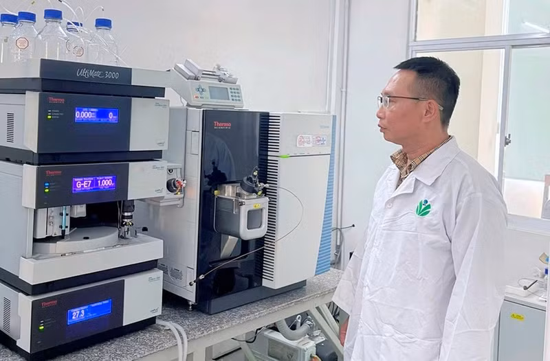 AI-based agricultural produce quality assessment integrates multiple techniques, including physicochemical analysis. (Photo: MINH HIEU)