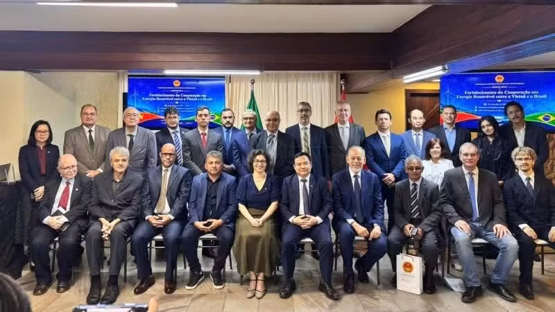 Vietnamese and Brazilian delegates gather at a seminar in Brasília on June 17 to explore new partnership opportunities under the Strategic Partnership between the two countries. (Photo: The Vietnamese Embassy in Brazil)