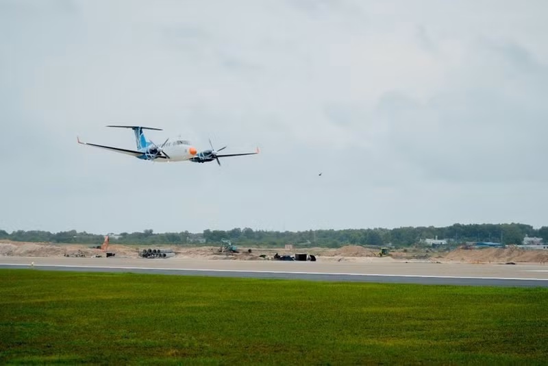 The first calibration flight on the second runway at Phu Quoc International Airport is completed on July 27. (Photo: caa.gov.vn)