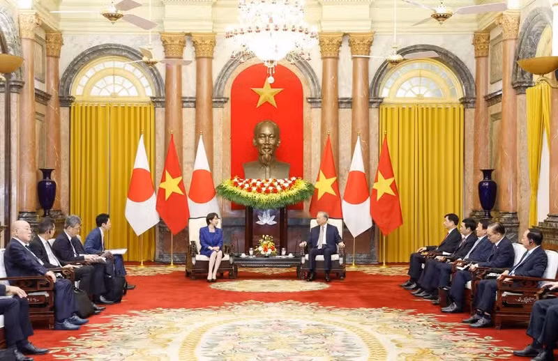 Party General Secretary and State President To Lam receives Japanese Prime Minister and Liberal Democratic Party President Takaichi Sanae (Photo: VNA)