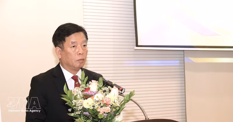 Vietnamese Ambassador to the RoK Vu Ho speaks at the seminar. (Photo: VNA)