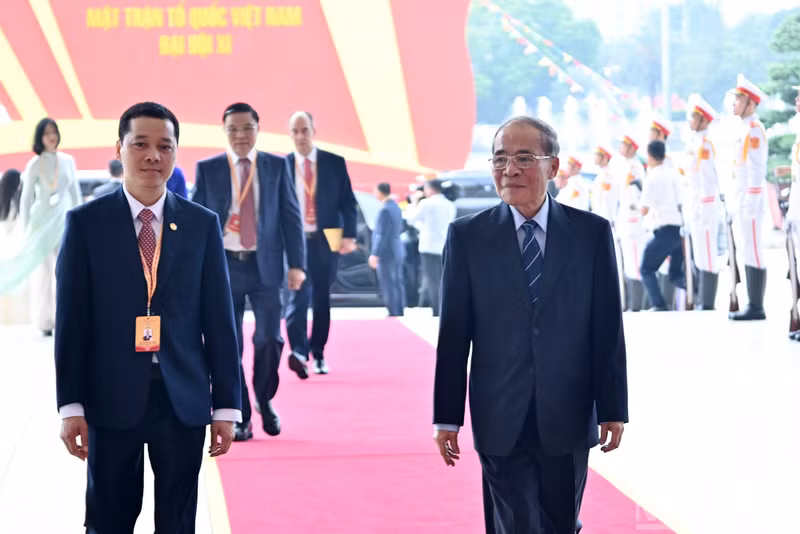 Former National Assembly Chairman Nguyen Sinh Hung attends the congress.
