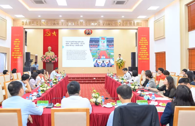 The conference “Comprehensive development of the Vietnamese younger generation – Creating resources for a new era”.