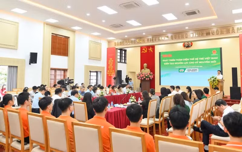 The conference “Comprehensive development of the Vietnamese younger generation – Creating resources for a new era”. (Photo: THE DAI)