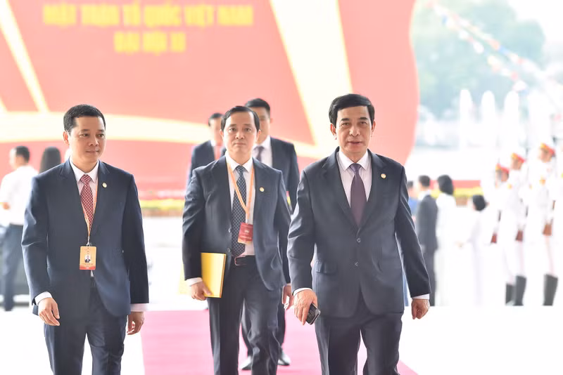 Deputy Prime Minister and Minister of National Defence Phan Van Giang attends the congress.
