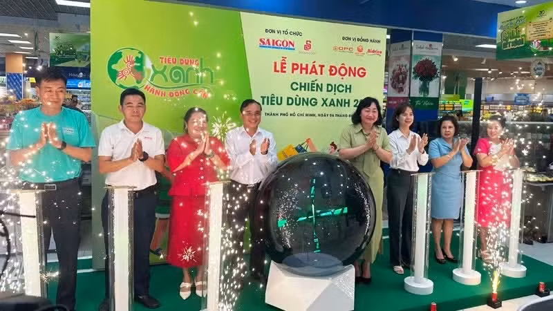Delegates perform the official launch ceremony of the “Green Consumption” Campaign 2026.