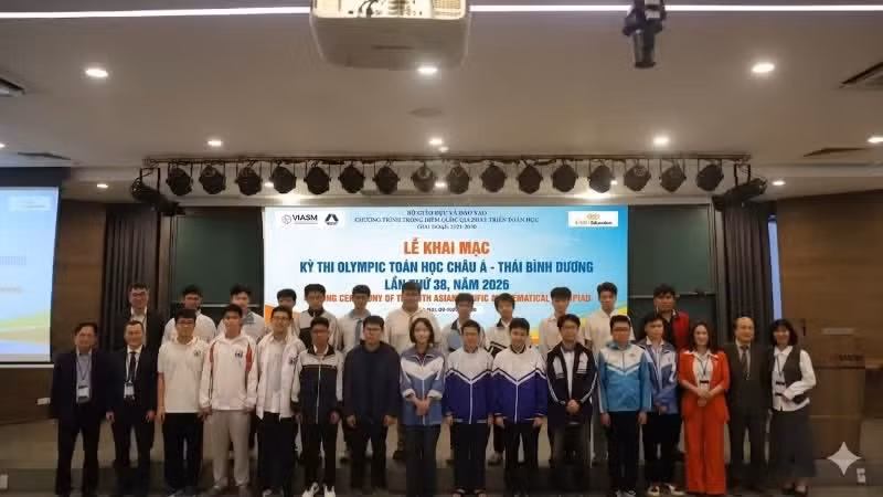 The Organising Committee and the Vietnamese student delegation participating in the APMO 2026 exam (Photo: VIASM)