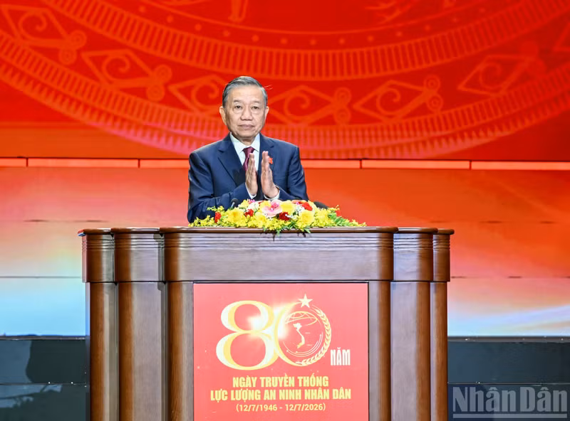 General Secretary and President To Lam delivers a speech at the ceremony.