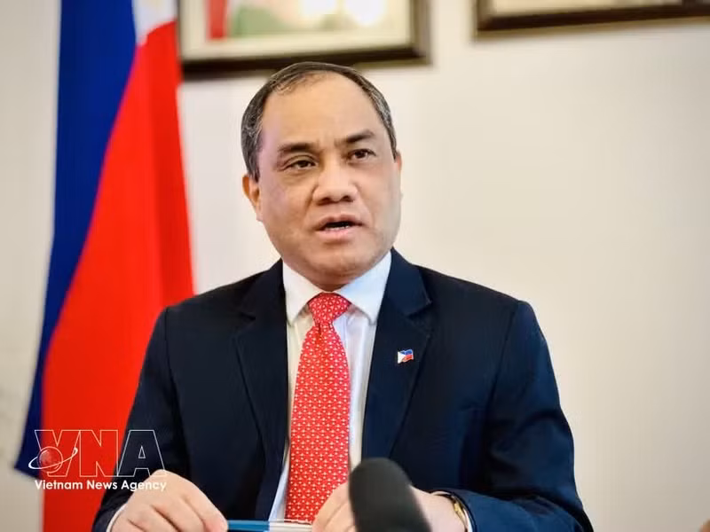 Philippine Ambassador to Viet Nam Francisco Noel R. Fernandez III grants an interview to the Viet Nam News Agency. (Photo: VNA)