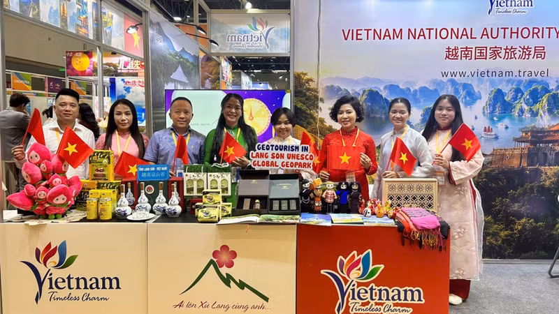 The Vietnamese pavilion at the 23rd China-ASEAN Tourism Expo, held from September 19-21 in Guilin, Guangxi, China. (Photo: TITC)
