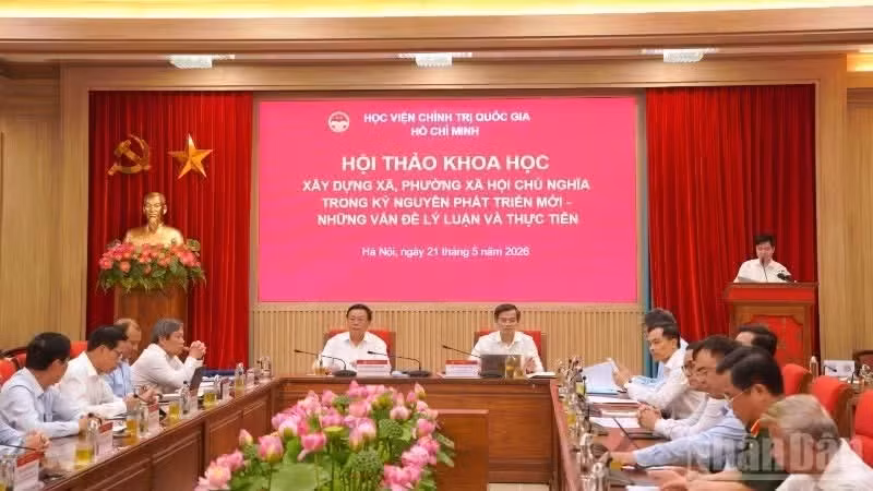 A scientific conference on the theme of “Building socialist communes and wards in the new era of development – theoretical and practical issues”.