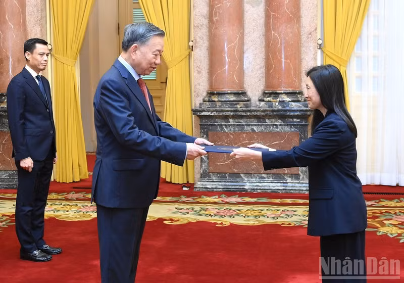Party General Secretary and State President To Lam meets with US Ambassador Jennifer Wicks in Ha Noi on July 6. (Photo: nhandan.vn)