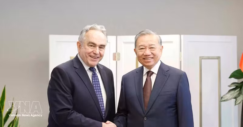 Party General Secretary gives a reception for former US Deputy Secretary of State on February 20 afternoon in Washington D.C. (Photo: VNA)