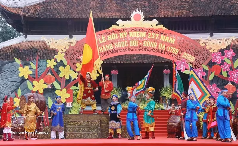 An epic art performance recreating the heroic spirit of the Tay Son army during the 1789 spring campaign. (Photo: VNA)