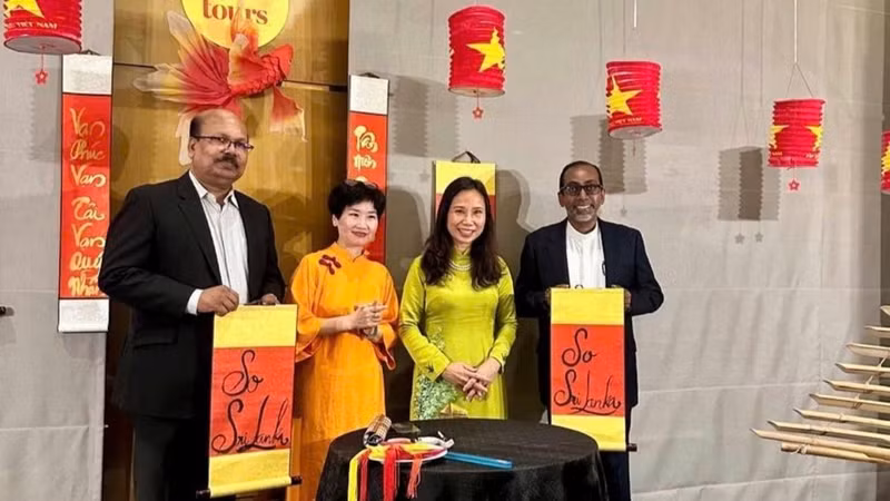 Sri Lankan delegates attend the “Sips of Viet Nam” and “Soul of Viet Nam” event. (Photo: Vietnamese Embassy in Sri Lanka)