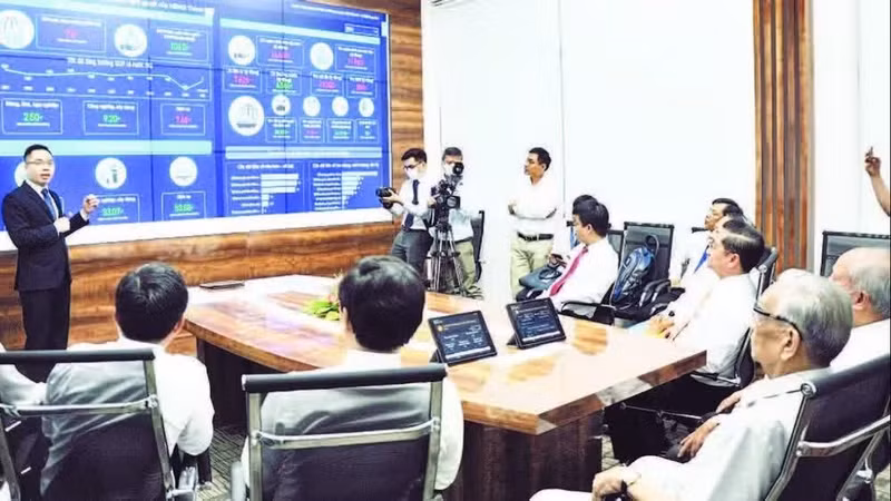 Can Tho City launches its Smart City Operations Centre.