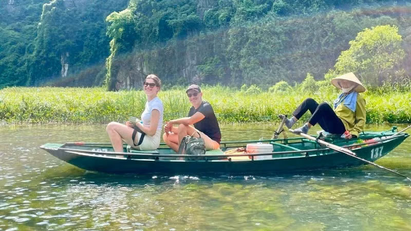 International tourists visit Tam Coc, Ninh Binh. (Photo: NDO)