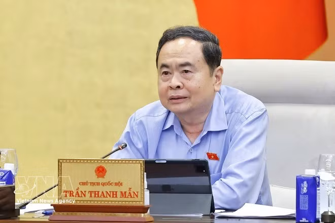 NA Chairman Tran Thanh Man speaks at the session. (Photo: VNA)