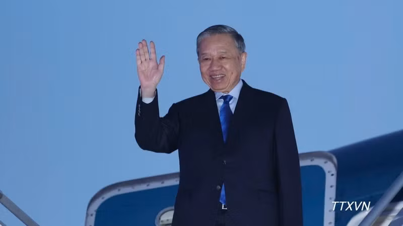 General Secretary of the Communist Party of Viet Nam Central Committee and State President of the Socialist Republic of Viet Nam To Lam departs Ottawa for home, successfully concluding his state visit to Canada.
