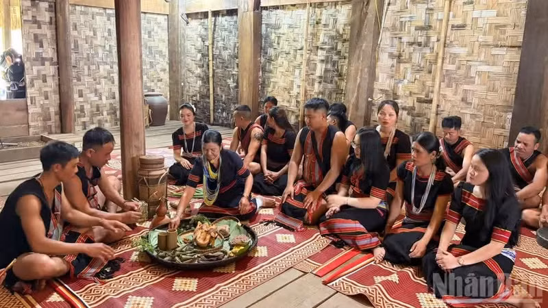 The cultures of the Central Highlands ethnic groups are showcased at the Viet Nam National Village for Ethnic Culture and Tourism. (Photo: NDO)