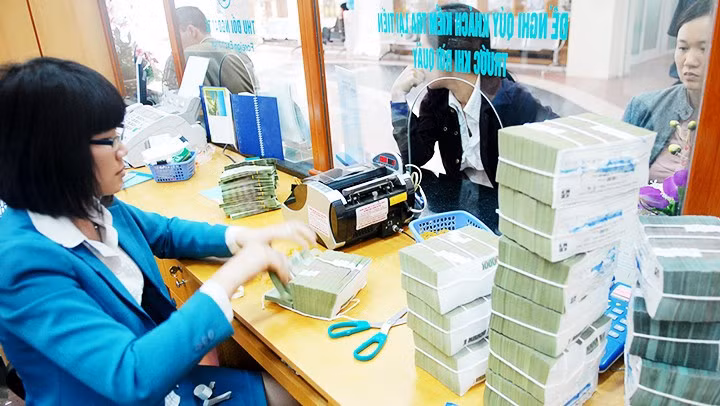 Bad debt is tending to increase, putting great pressure on credit institutions. (Photo: nhandan.vn)