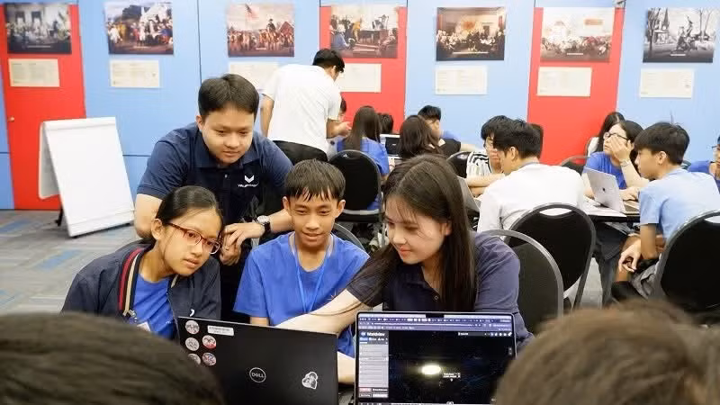 Under the guidance of mentors, participants learned how to access and analyse NASA's open data.