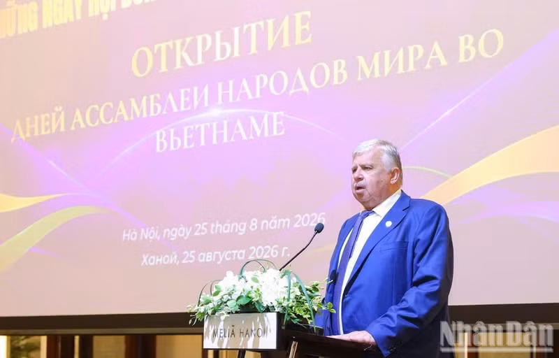 Andrey Belyaninov, Secretary-General of the World Peoples Assembly's and member of the Commission of Russia for UNESCO, speaks at the opening session of the World Peoples Assembly Days in Viet Nam on August 25, 2026. (Photo: NDO)