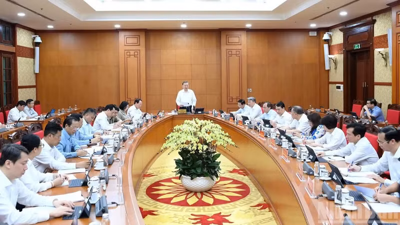General Secretary of the Communist Party of Vietnam Central Committee and President To Lam speaks at the meeting that reviews the first year of implementing Resolution No. 71-NQ/TW. (Photo: NDO)